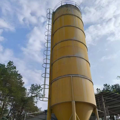 A 80-ton cement tank