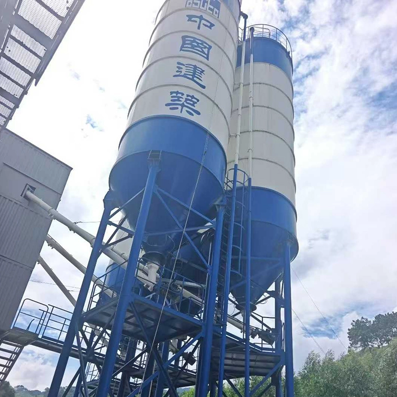 A 150-ton cement tank