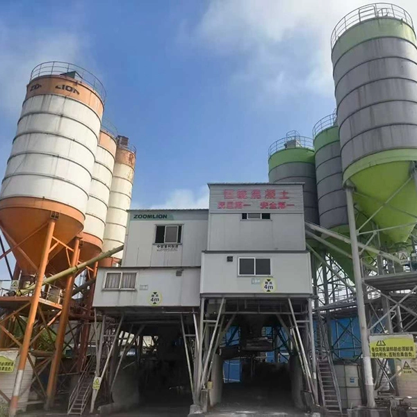 A 300-ton cement tank