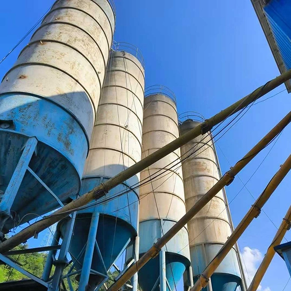 A 100-ton cement tank