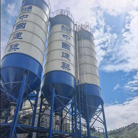 A 150-ton cement tank