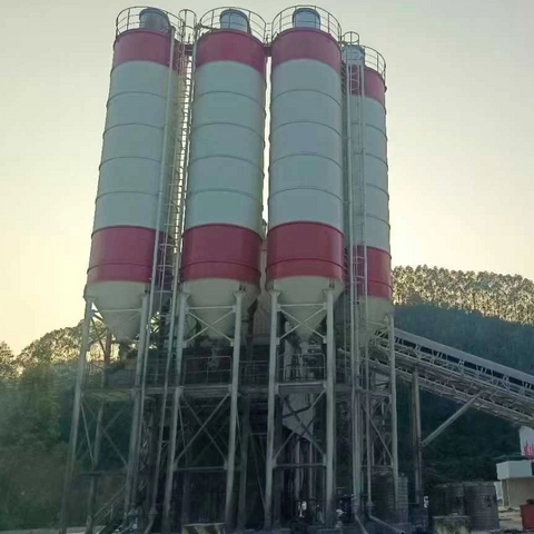 A 120-ton cement tank
