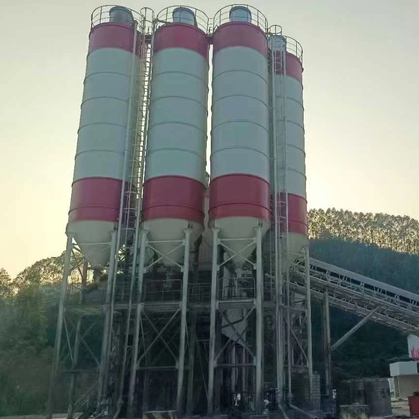 A 120-ton cement tank