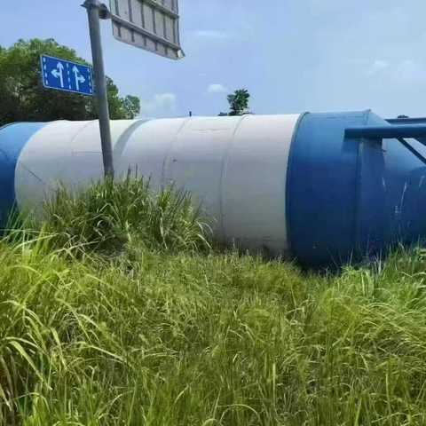 A 200-ton cement tank