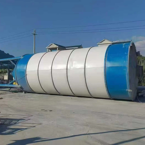 A 200-ton cement tank