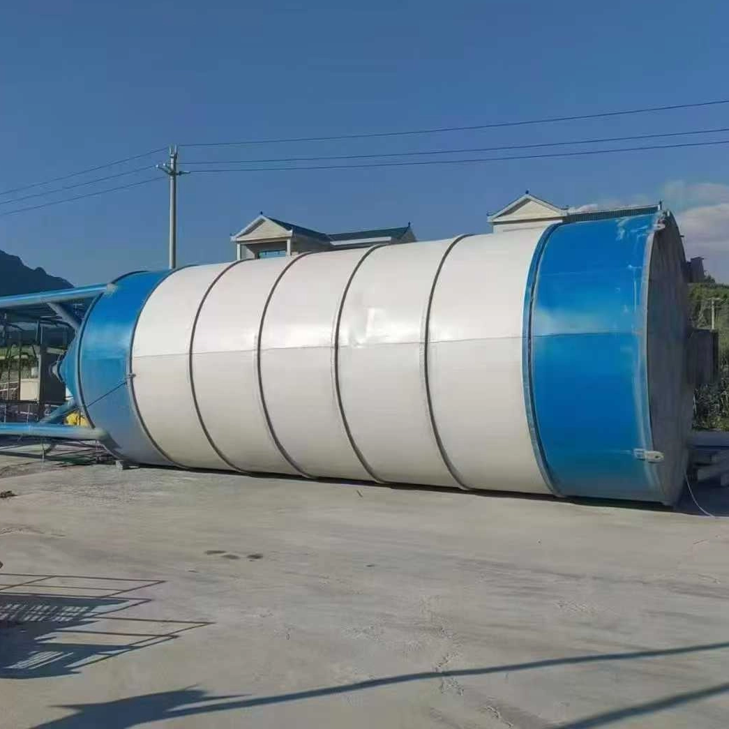 A 200-ton cement tank