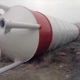 A 150-ton cement tank